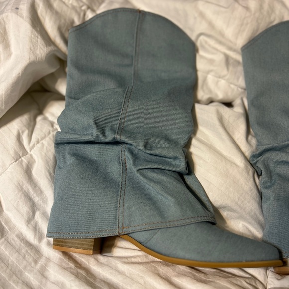 Western Pointed Toe Boots - Picture 2 of 6